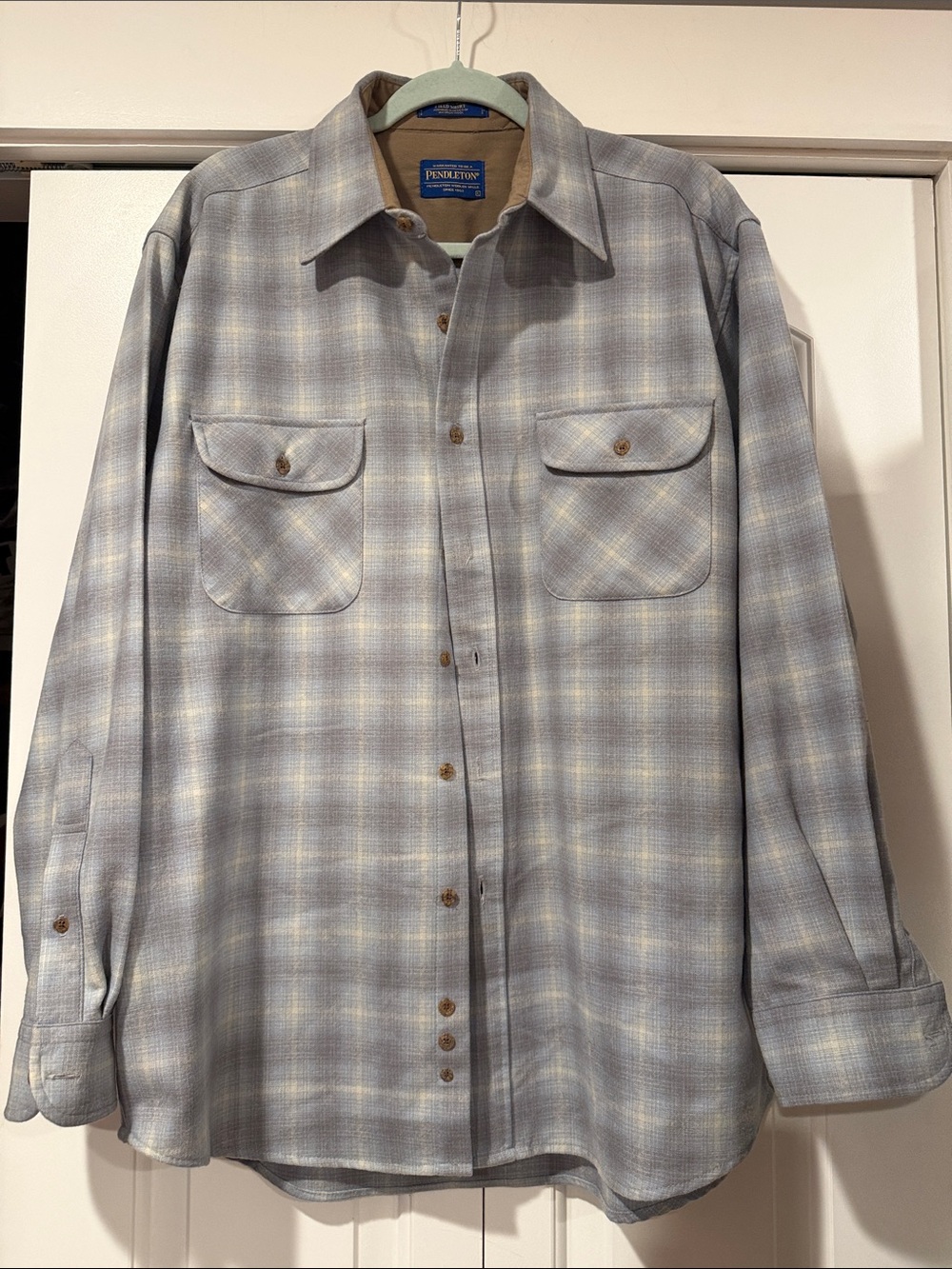 Pendleton Men's Pale Blue and gray field Plaid Button-Down Shirt large